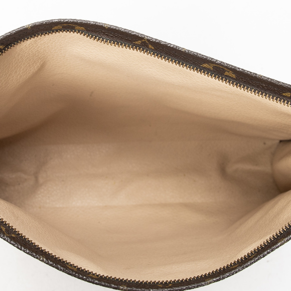 Louis Vuitton Vintage Toiletry Pouch - Picture 9 of 10